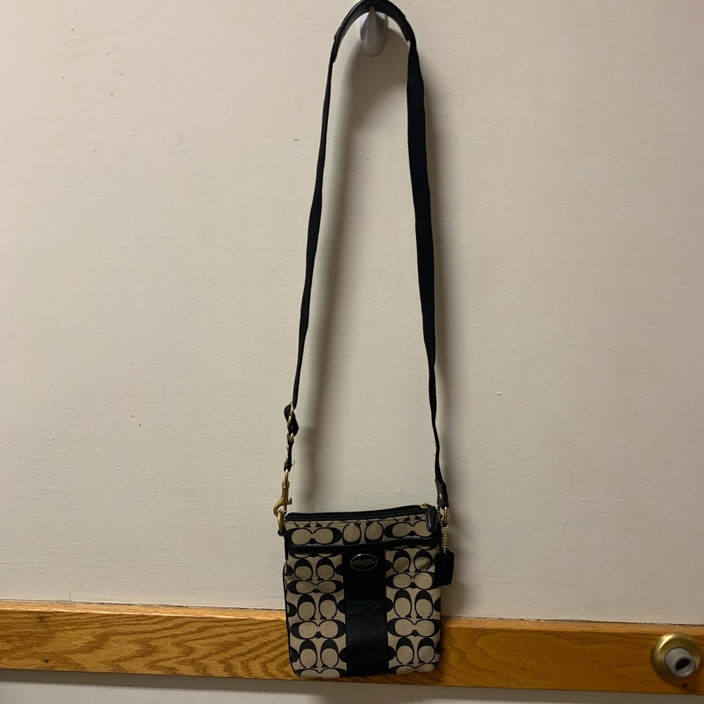 COACH SIGNATURE C PRINT SWINGPACK CROSS BODY BAG